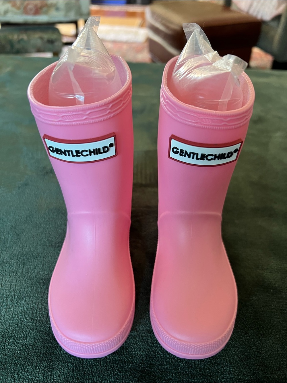 Gentlechild Pink Kids' Rain Boots-cute as a button-never worn